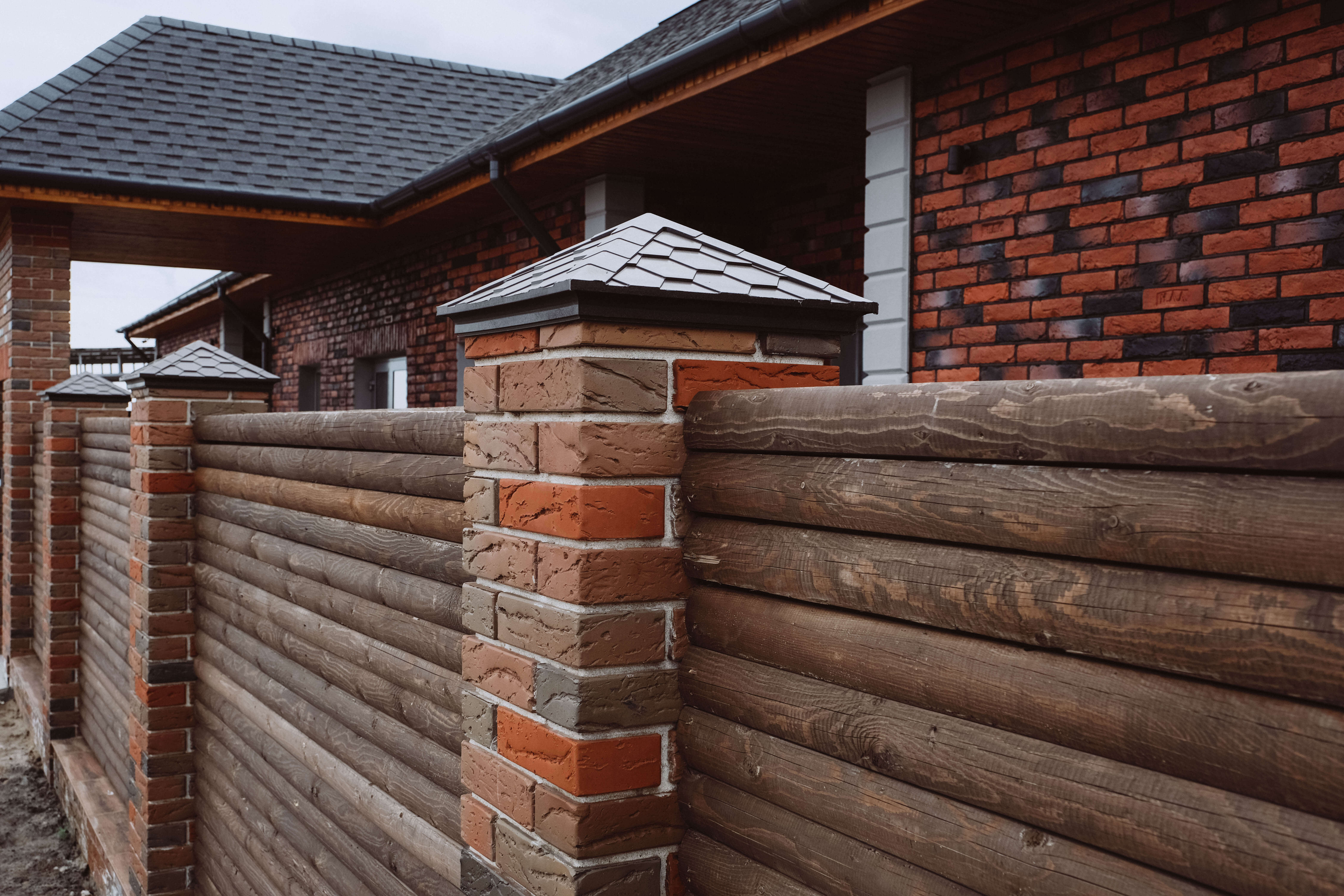 Колпак Zking Эверест Коричневый на столб 1.5х1.5 кирпича (390х390мм) в Белгороде фото