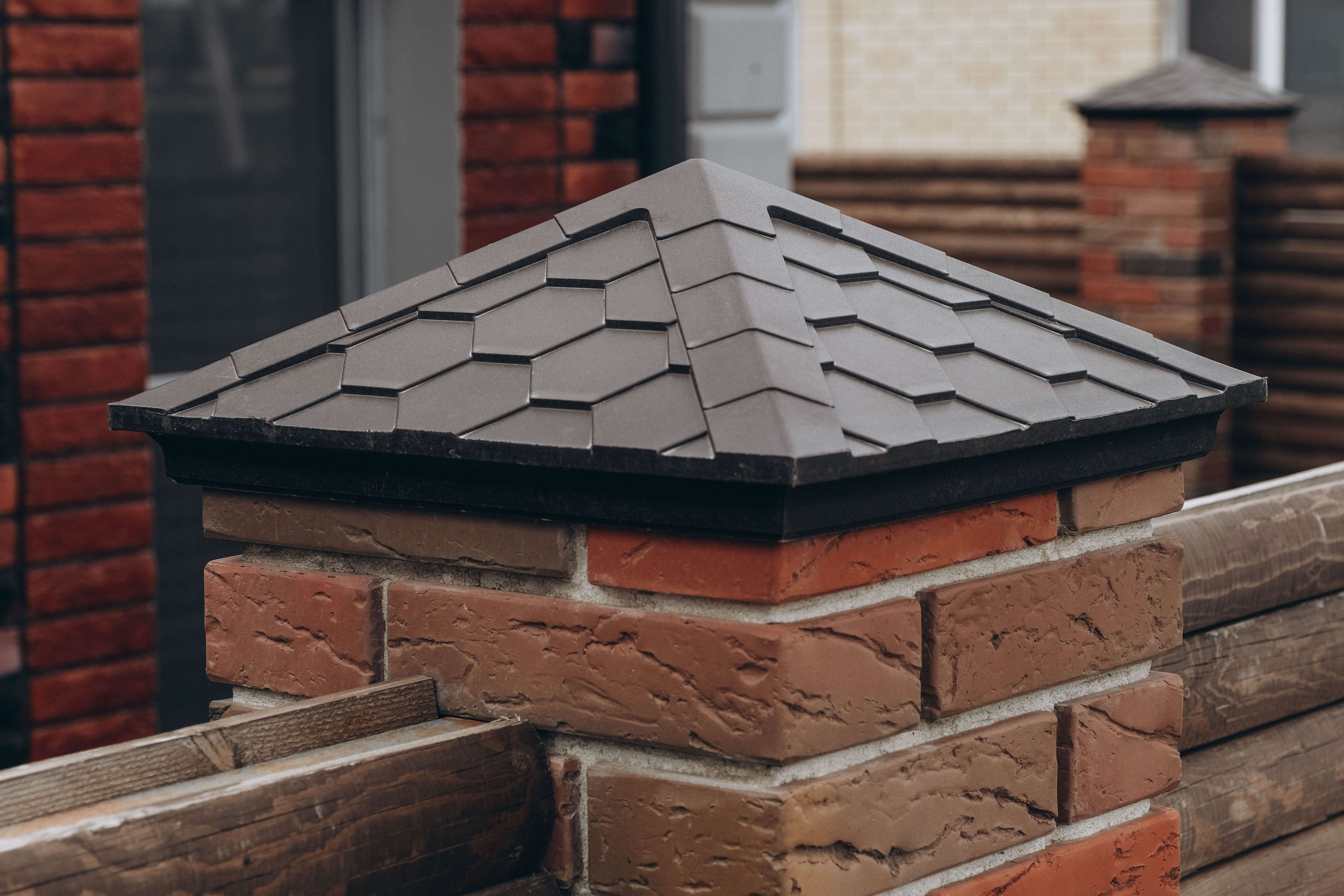 Колпак Zking Эверест Коричневый на столб 1.5х1.5 кирпича (390х390мм) в Белгороде фото